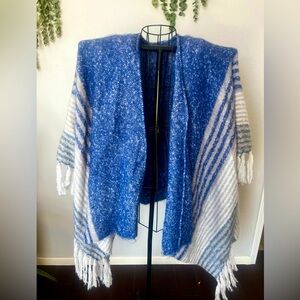 Three birds nest poncho